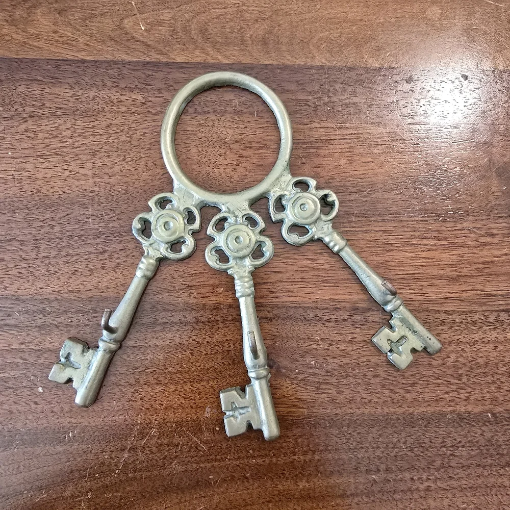 Vintage Rare‎ Brass Keys Hanger w/ 3 Hooks